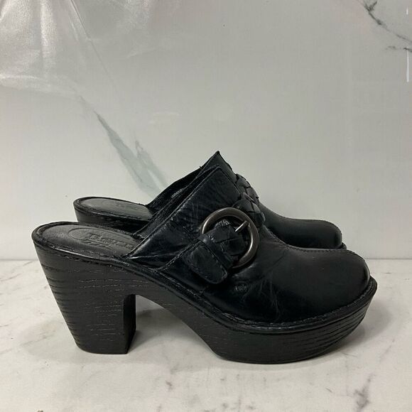 BORN Black Leather Slip On Clogs - Picture 1 of 8